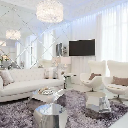 Cntr Apt 4bd *