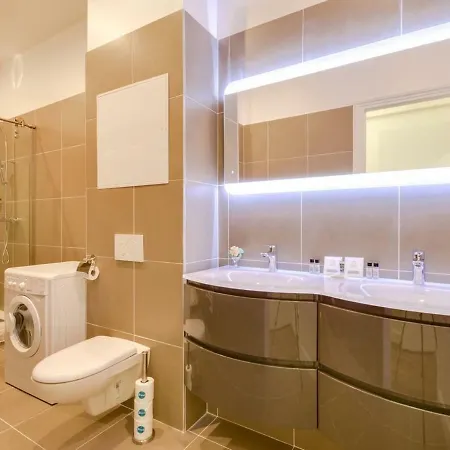 Cntr Apt 4bd Appartement *